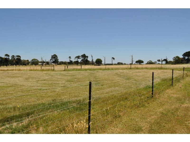 204 Bay Road, Jam Jerrup VIC 3984