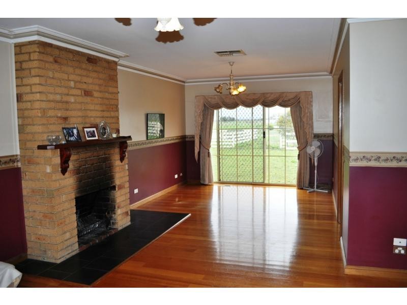 25 Supreme Close, Koo Wee Rup VIC 3981