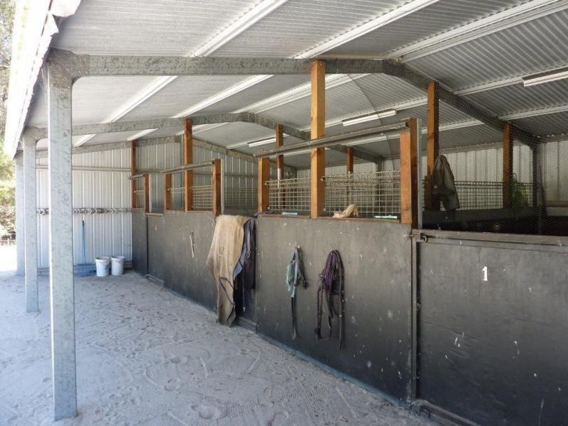 40 Nyora St Heliers Road, Loch VIC 3945