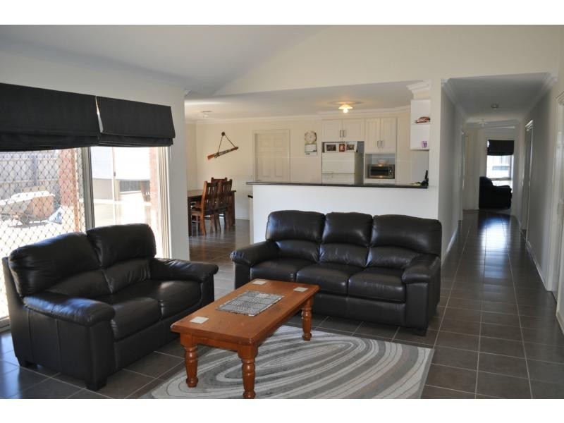 18 Dwyer Court, Koo Wee Rup VIC 3981