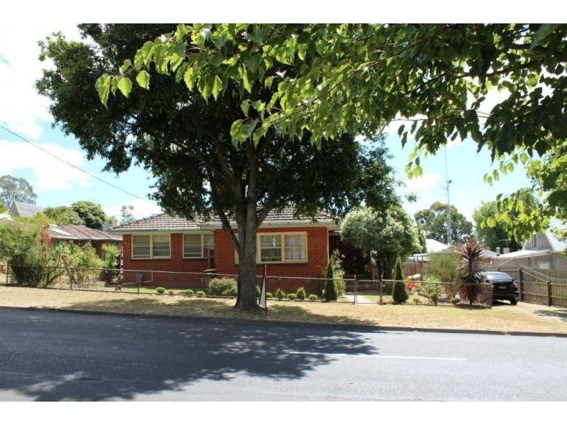 2 Clarence Street, Loch VIC 3945