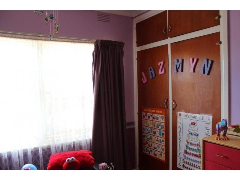 2 Clarence Street, Loch VIC 3945