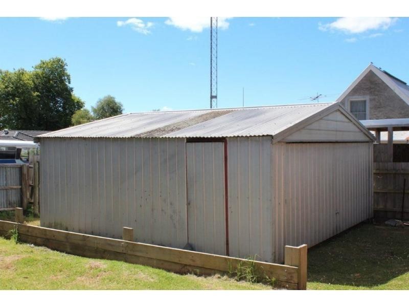 2 Clarence Street, Loch VIC 3945