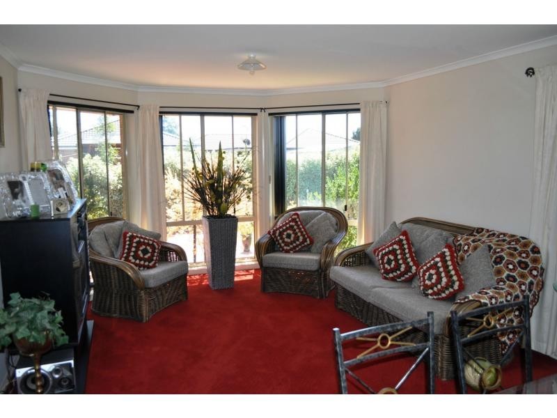 60 Bailey Boulevard, Koo Wee Rup VIC 3981