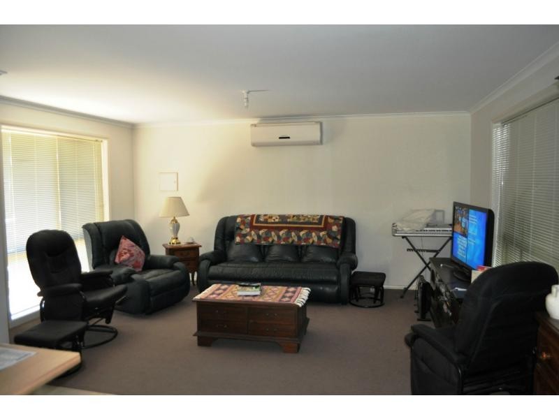 Unit 2/42 Westernport Road, Lang Lang VIC 3984