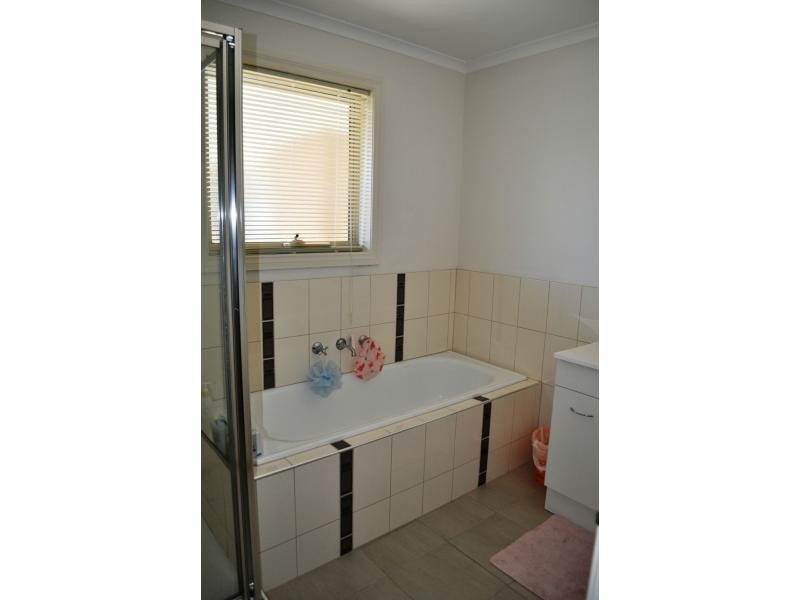 Unit 2/42 Westernport Road, Lang Lang VIC 3984