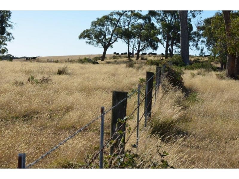 L2 Nyora St Heliers & Doherty Road, Loch VIC 3945