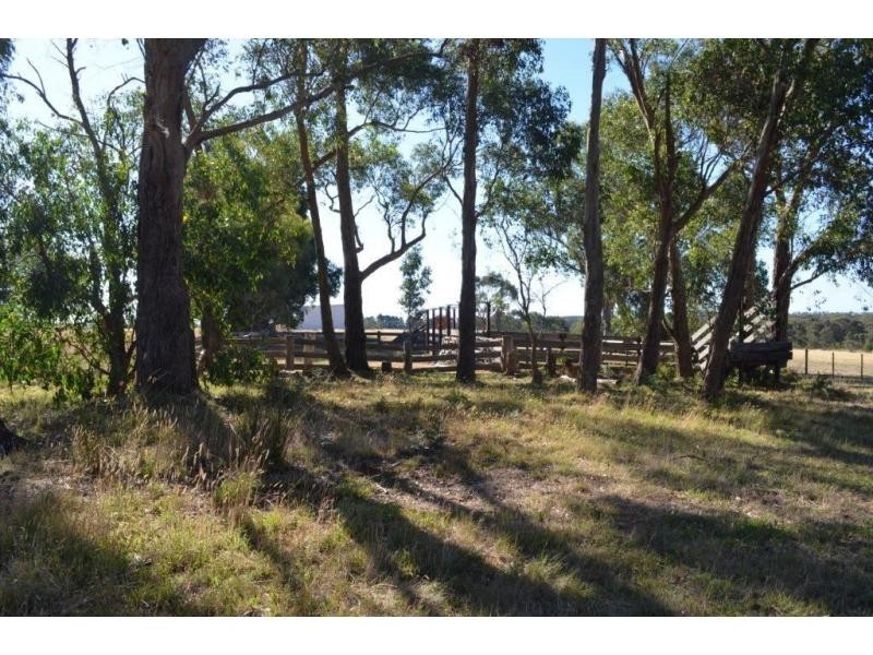 L2 Nyora St Heliers & Doherty Road, Loch VIC 3945