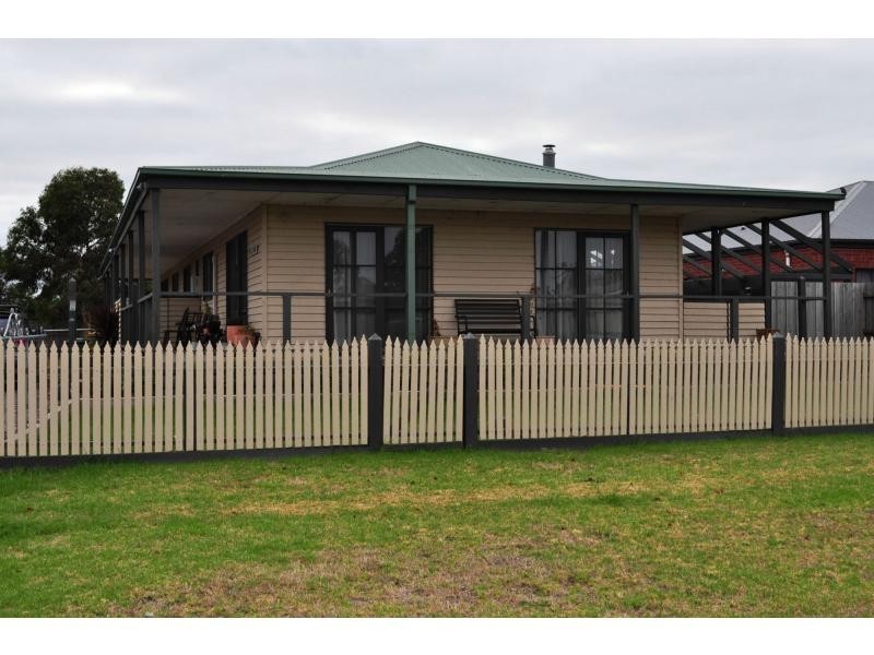 4 Tankerton Street, Lang Lang VIC 3984