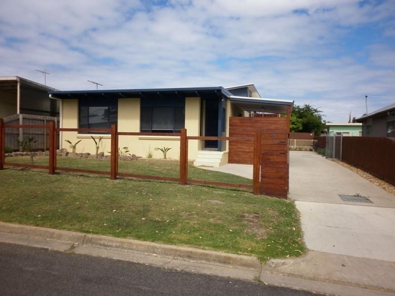 5a Thomas Street, San Remo VIC 3925