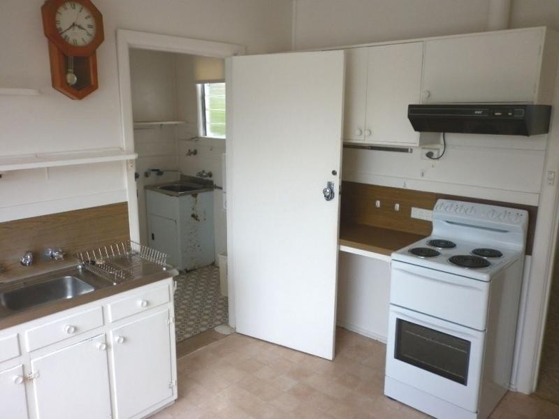 8 Edgar Road, San Remo VIC 3925