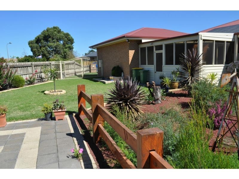 25 Grange Court, Koo Wee Rup VIC 3981