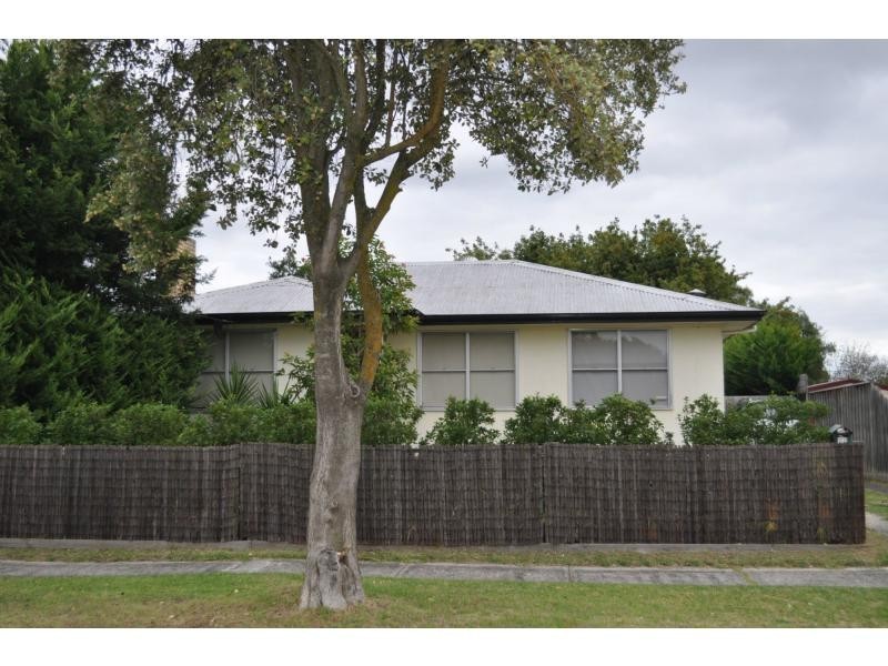 27 Henry Street, Koo Wee Rup VIC 3981