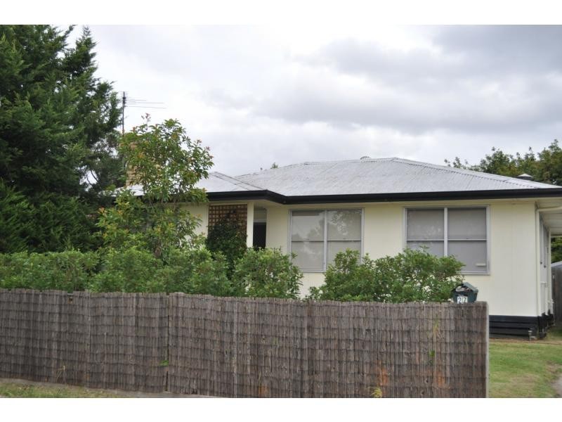 27 Henry Street, Koo Wee Rup VIC 3981