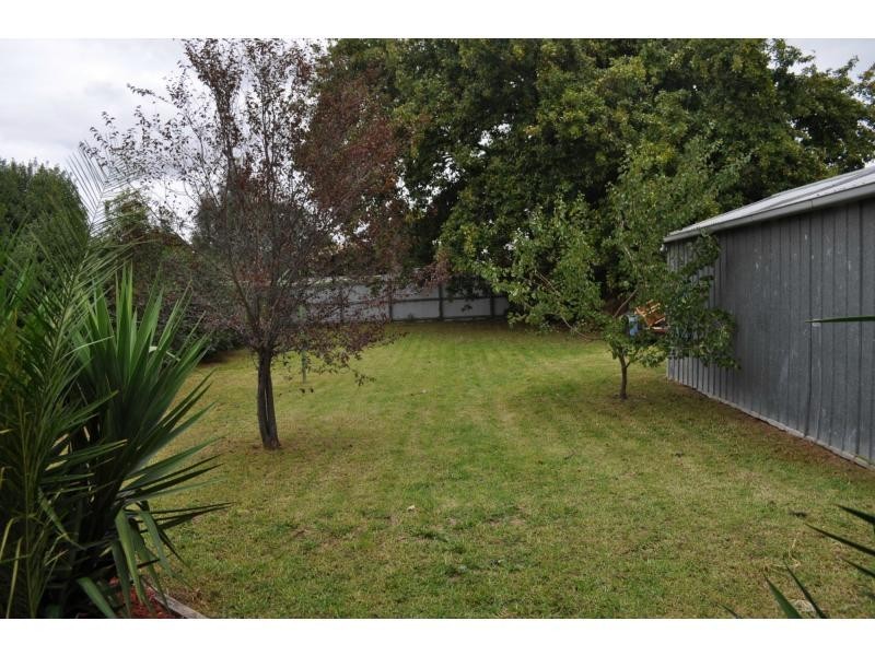 27 Henry Street, Koo Wee Rup VIC 3981