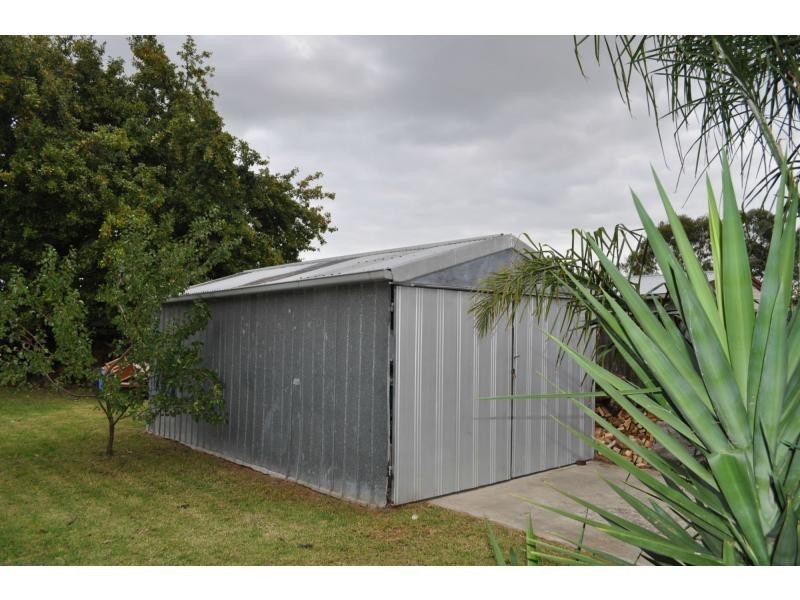 27 Henry Street, Koo Wee Rup VIC 3981
