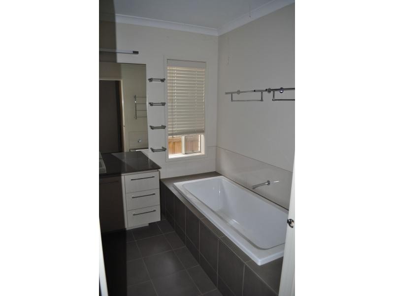 28 Milla Way, Koo Wee Rup VIC 3981