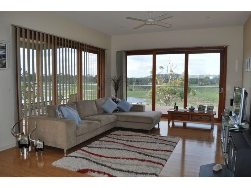49 Eagle Rise, Nyora VIC 3987