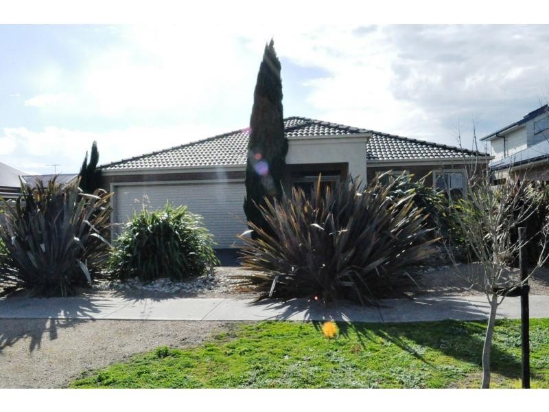 17 Supreme Close, Koo Wee Rup VIC 3981