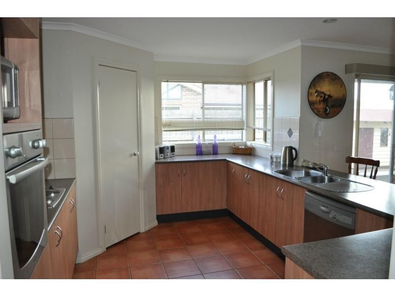 17 Supreme Close, Koo Wee Rup VIC 3981