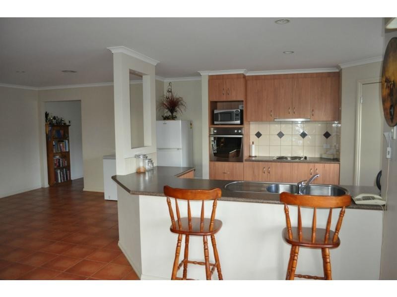 17 Supreme Close, Koo Wee Rup VIC 3981