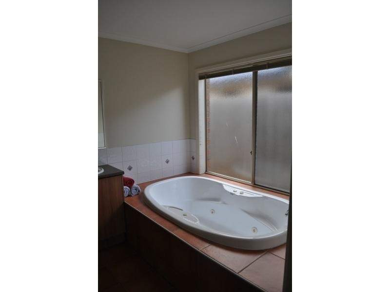 17 Supreme Close, Koo Wee Rup VIC 3981