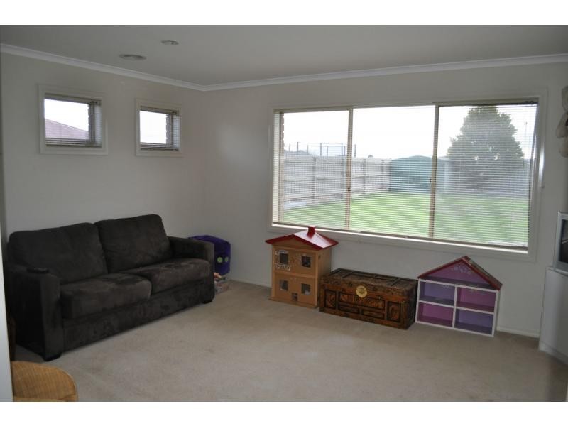 17 Supreme Close, Koo Wee Rup VIC 3981