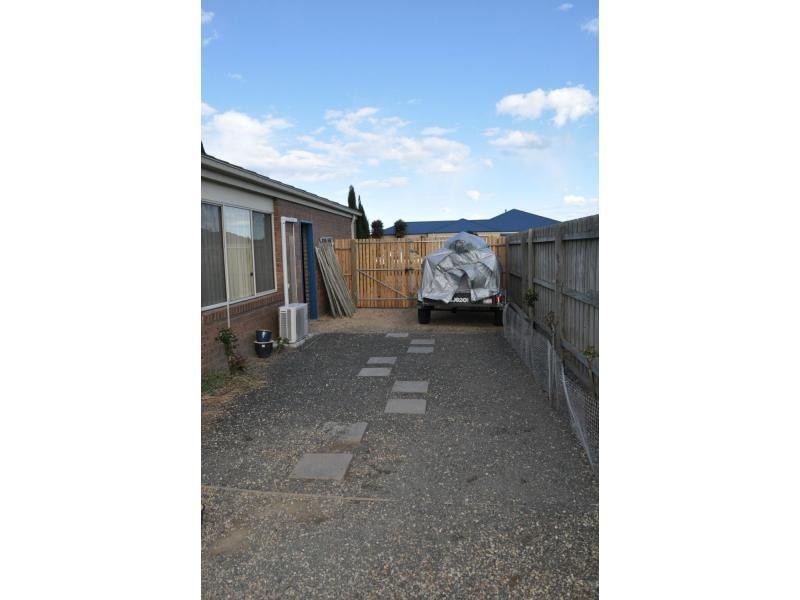 17 Supreme Close, Koo Wee Rup VIC 3981