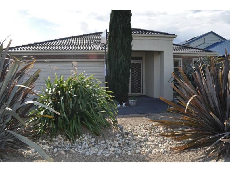 17 Supreme Close, Koo Wee Rup VIC 3981