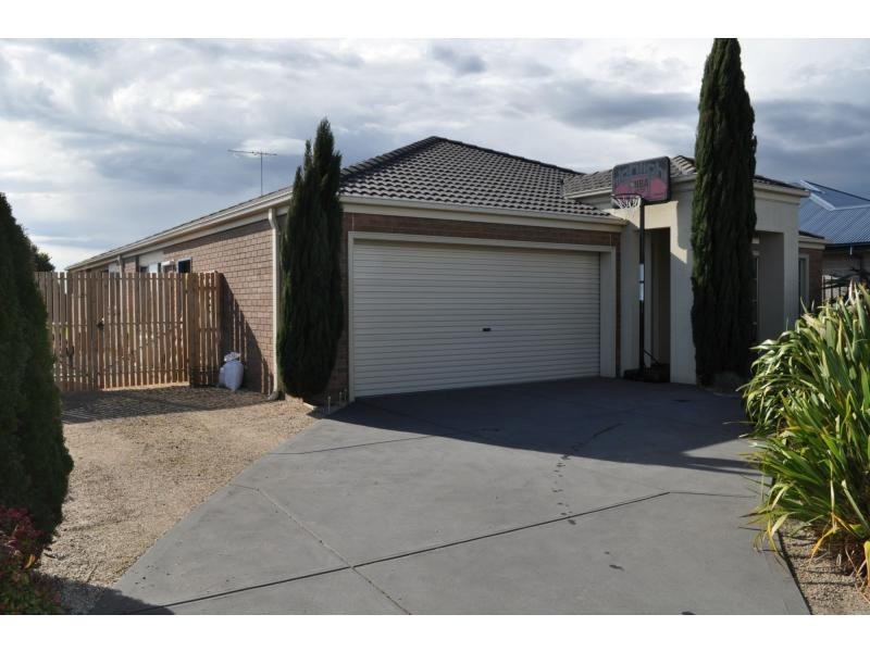 17 Supreme Close, Koo Wee Rup VIC 3981