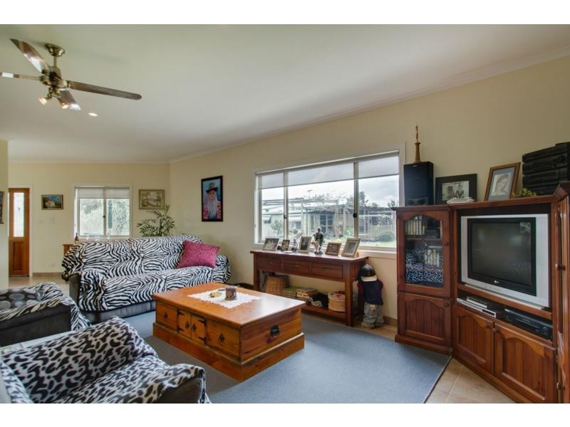 45 Henrys Road, Nyora VIC 3987