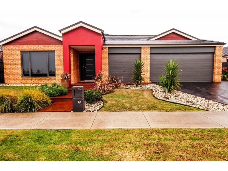 42 Bailey Boulevard, Koo Wee Rup VIC 3981