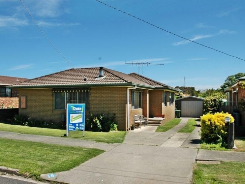 15 Edgar Road, San Remo VIC 3925