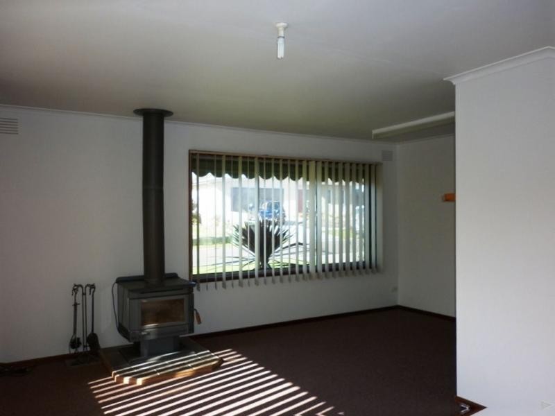 15 Edgar Road, San Remo VIC 3925