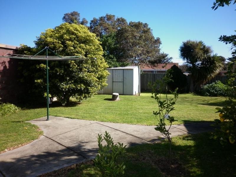 15 Edgar Road, San Remo VIC 3925