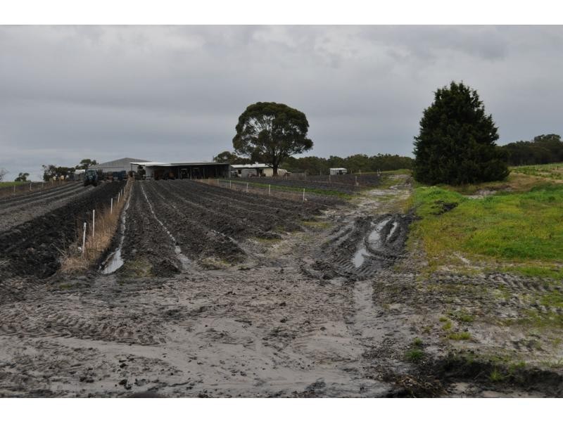 320 Nyora St.Heliers Road, Woodleigh VIC 3945