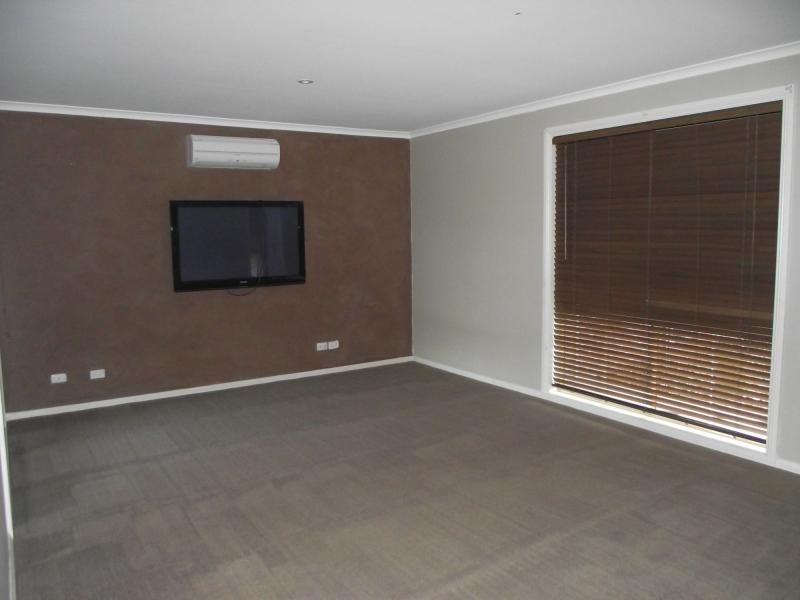 18 Bailey Boulevard, Koo Wee Rup VIC 3981