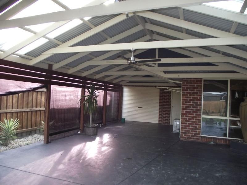 18 Bailey Boulevard, Koo Wee Rup VIC 3981