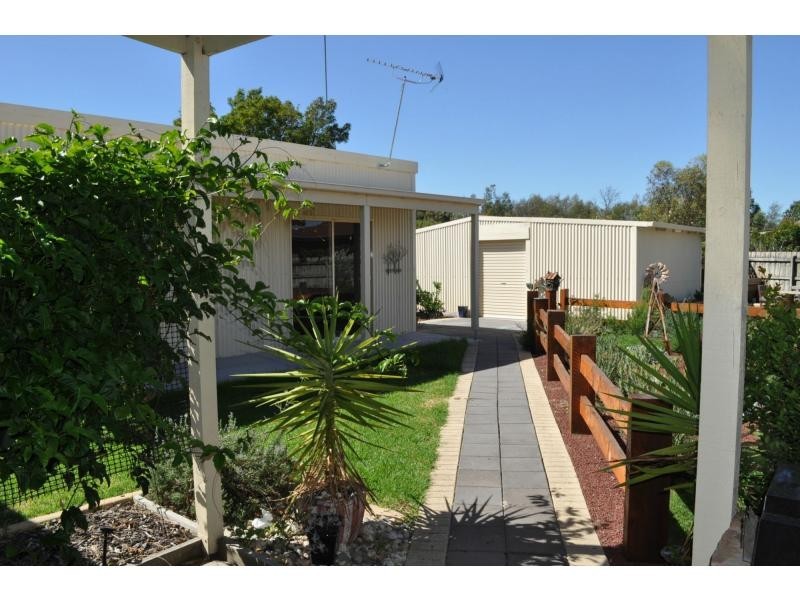 25 Grange Court, Koo Wee Rup VIC 3981