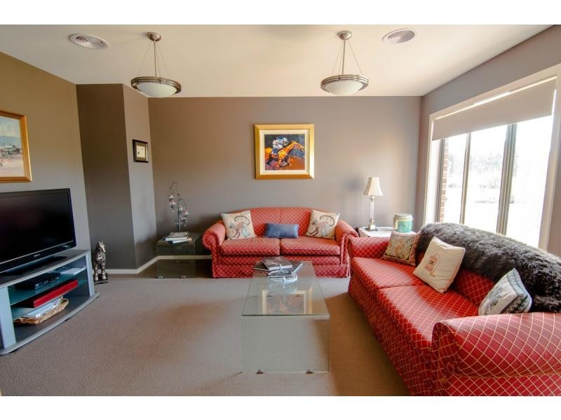 76 Follett Drive, Nyora VIC 3987