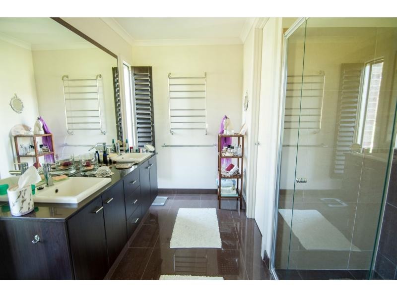 76 Follett Drive, Nyora VIC 3987