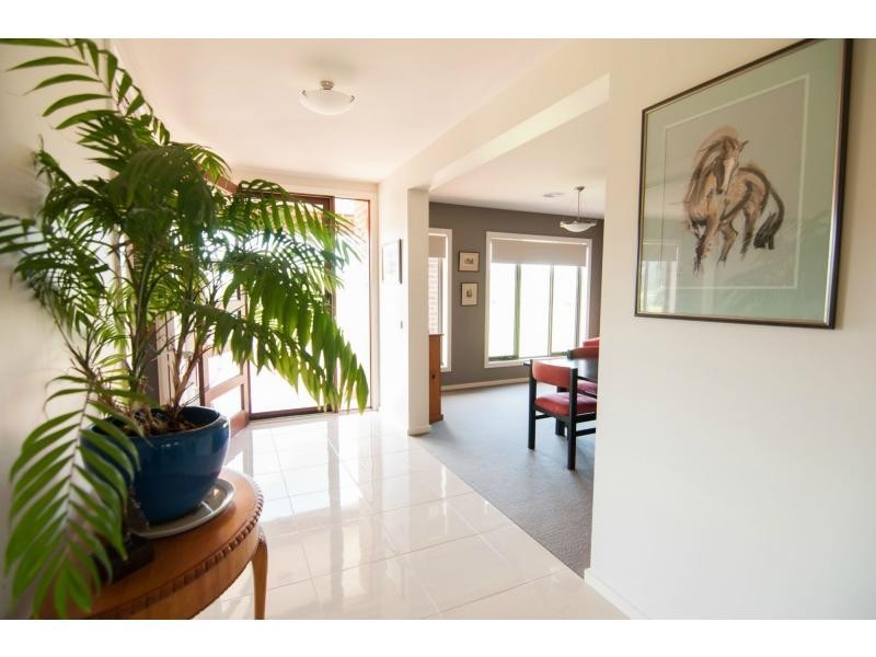 76 Follett Drive, Nyora VIC 3987