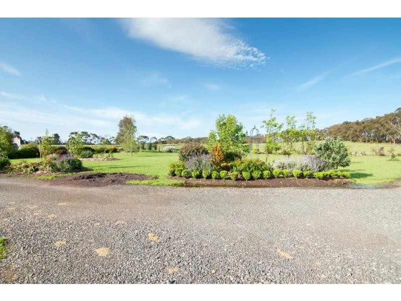 76 Follett Drive, Nyora VIC 3987