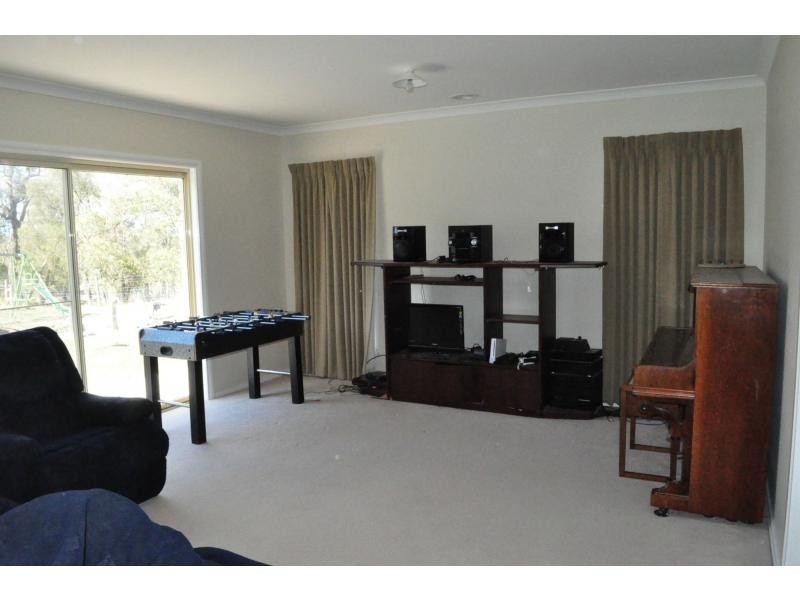 8 Mia Crescent, Nyora VIC 3987