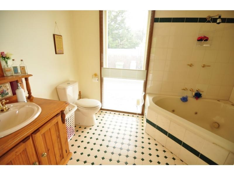 224 Rossiter Road, Koo Wee Rup VIC 3981