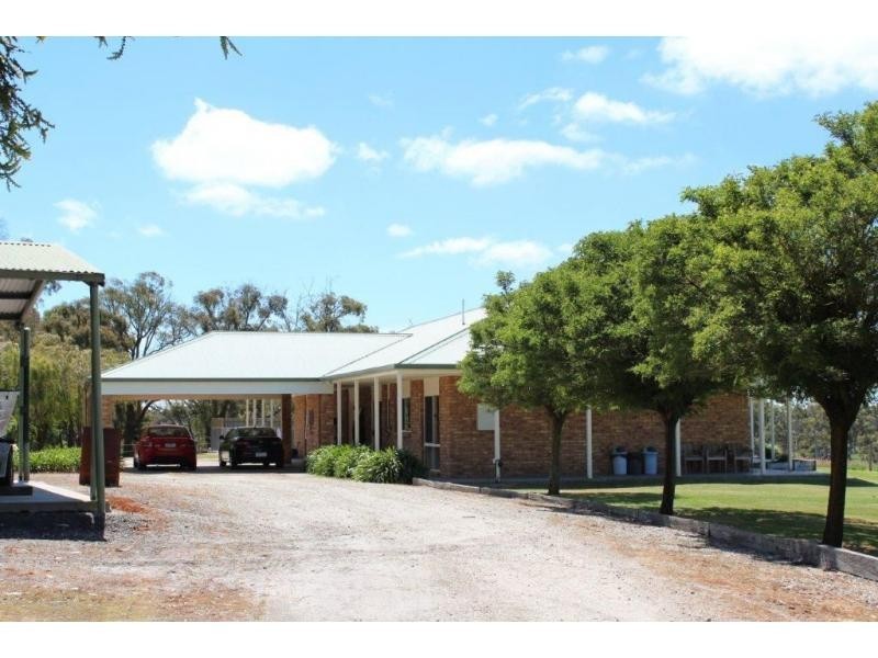 40 Nyora St Heliers Road, Loch VIC 3945