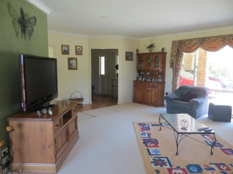 40 Nyora St Heliers Road, Loch VIC 3945