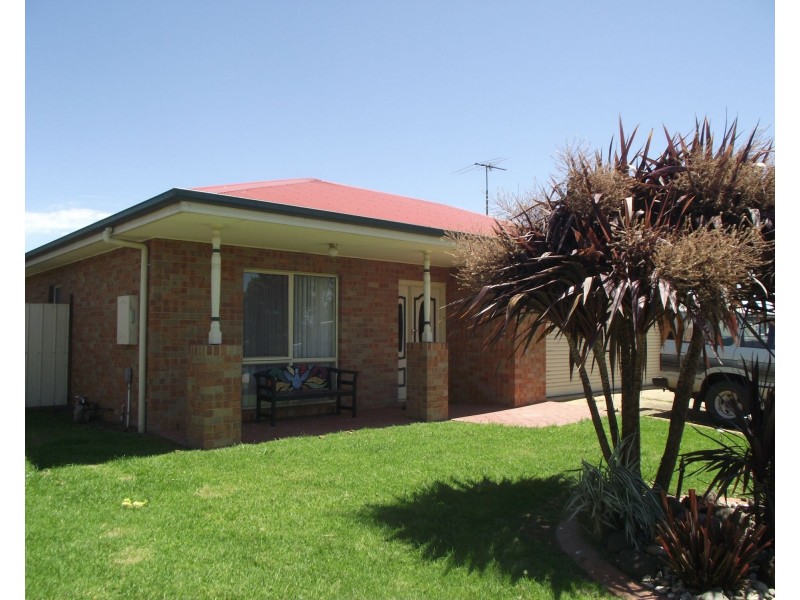 11 Thom Road, Lang Lang VIC 3984
