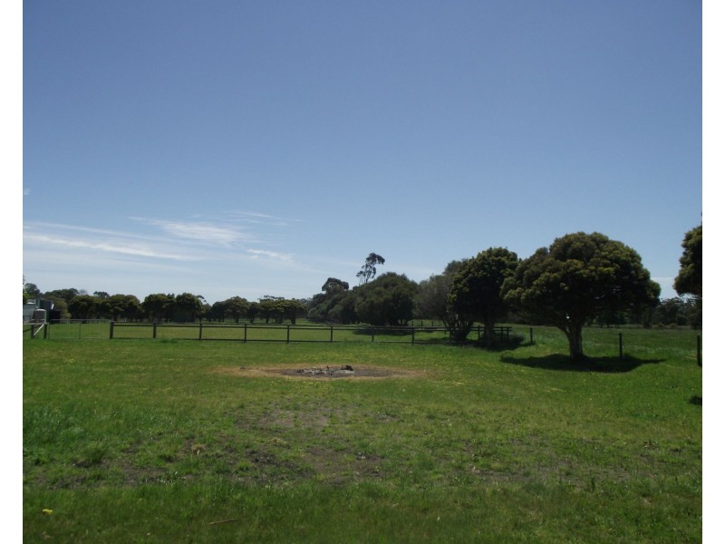 11 Thom Road, Lang Lang VIC 3984