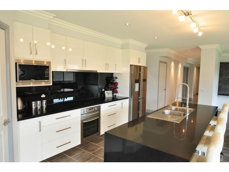 19 Charles Street, Koo Wee Rup VIC 3981